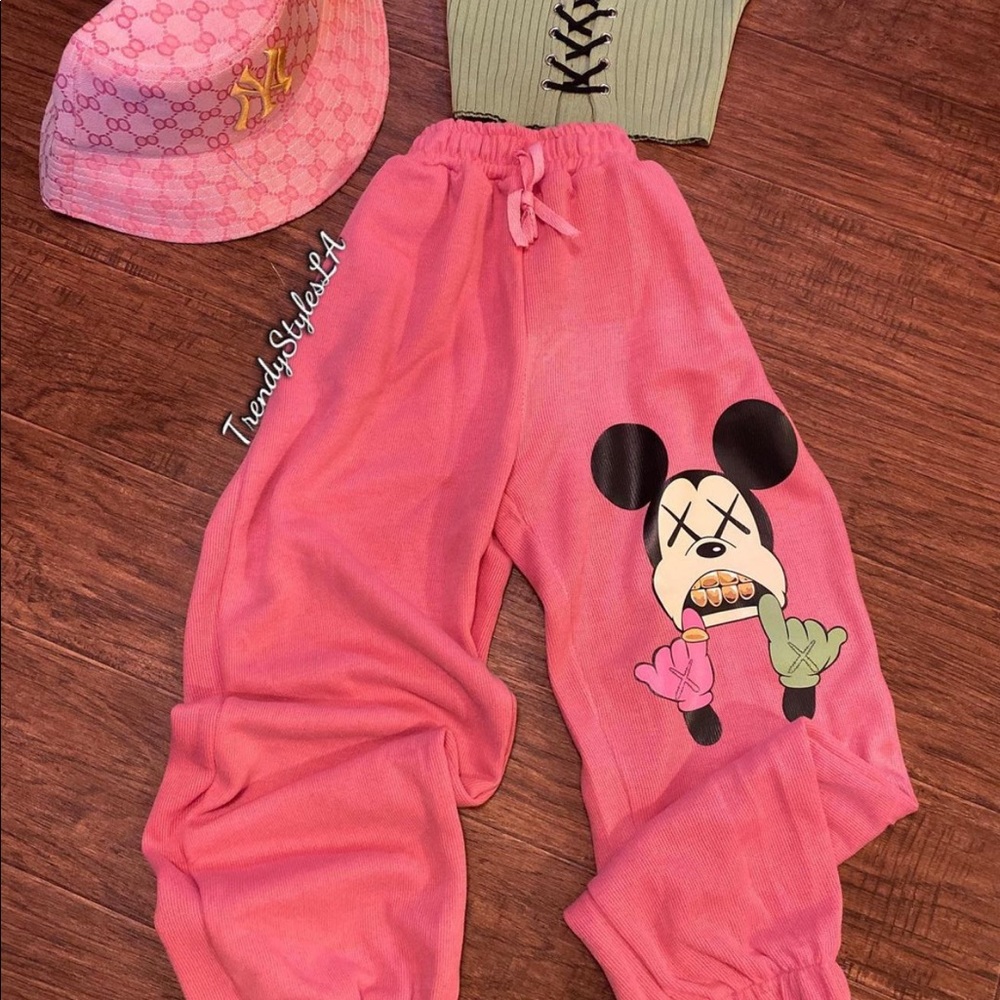 Meet your Posher, Anija